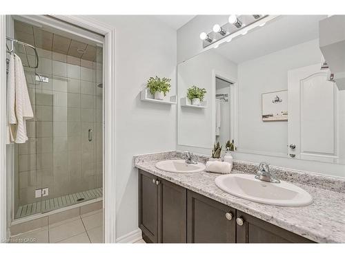 21-383 Dundas Street E, Waterdown, ON - Indoor Photo Showing Bathroom