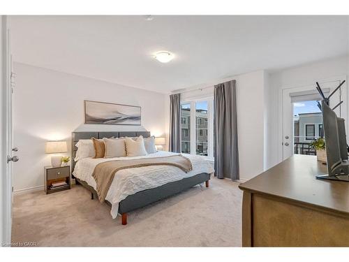 21-383 Dundas Street E, Waterdown, ON - Indoor Photo Showing Bedroom