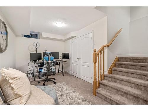 21-383 Dundas Street E, Waterdown, ON - Indoor Photo Showing Office