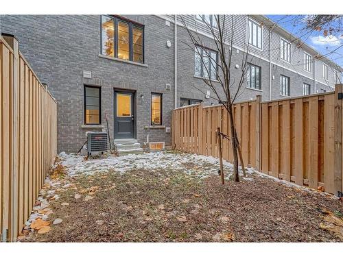 21-383 Dundas Street E, Waterdown, ON - Outdoor