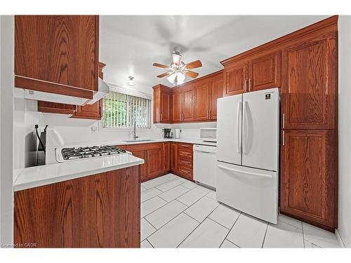 152 Kinzie Avenue, Kitchener, ON - Indoor Photo Showing Kitchen