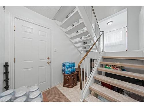 152 Kinzie Avenue, Kitchener, ON - Indoor Photo Showing Other Room