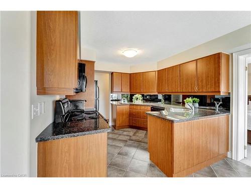 506-1770 Main Street W, Hamilton, ON - Indoor Photo Showing Kitchen