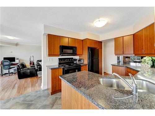 506-1770 Main Street W, Hamilton, ON - Indoor Photo Showing Kitchen