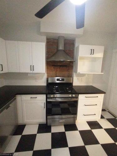 102 Grant Avenue, Hamilton, ON - Indoor Photo Showing Kitchen