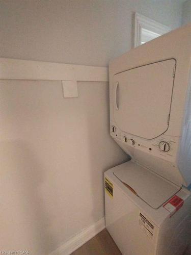 102 Grant Avenue, Hamilton, ON - Indoor Photo Showing Laundry Room