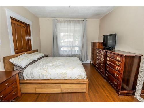 2-408 Wellington Street N, Kitchener, ON - Indoor Photo Showing Bedroom