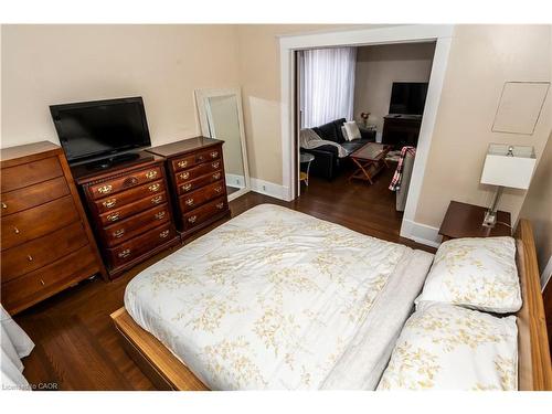 2-408 Wellington Street N, Kitchener, ON - Indoor Photo Showing Bedroom