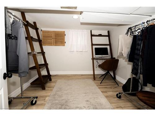 2-408 Wellington Street N, Kitchener, ON - Indoor