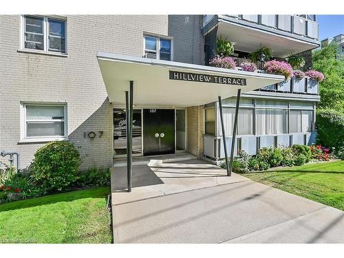 106-107 St. Josephs Drive, Hamilton, ON - Outdoor