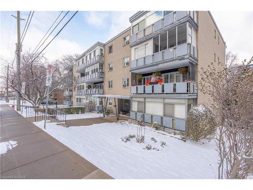 106-107 St. Josephs Drive, Hamilton, ON - Outdoor