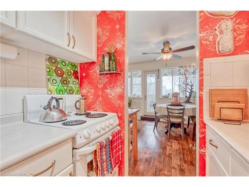 106-107 St. Josephs Drive, Hamilton, ON - Indoor Photo Showing Kitchen