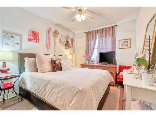 106-107 St. Josephs Drive, Hamilton, ON - Indoor Photo Showing Bedroom