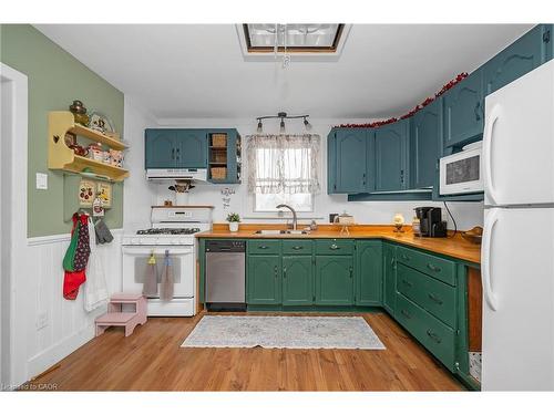 2323 56 Highway, Binbrook, ON - Indoor Photo Showing Kitchen With Double Sink