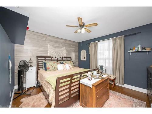 2323 56 Highway, Binbrook, ON - Indoor Photo Showing Bedroom