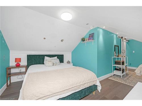 2323 56 Highway, Binbrook, ON - Indoor Photo Showing Bedroom