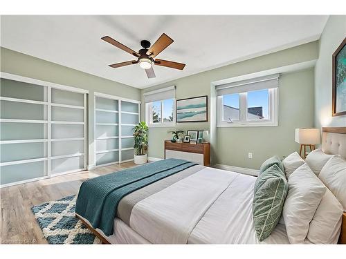 5-589 Beechwood Drive, Waterloo, ON - Indoor Photo Showing Bedroom