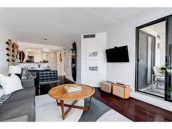 214-100 Bronte Road  Oakville, ON L6L 6L5