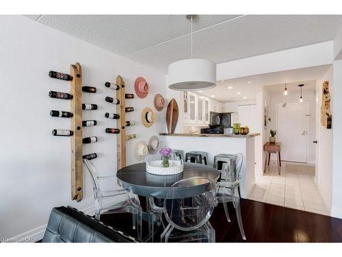 214-100 Bronte Road, Oakville, ON - Indoor Photo Showing Dining Room