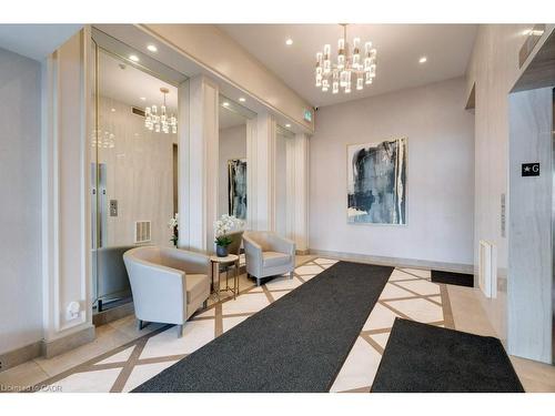 214-100 Bronte Road, Oakville, ON - Indoor Photo Showing Other Room