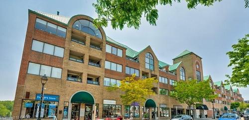 214-100 Bronte Road, Oakville, ON - Outdoor