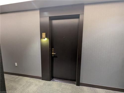 910-330 Richmond Street W, Toronto, ON - Indoor Photo Showing Other Room