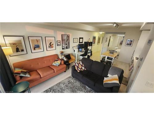 910-330 Richmond Street W, Toronto, ON - Indoor