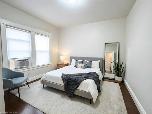 2-11 Proctor Boulevard, Hamilton, ON - Indoor Photo Showing Bedroom