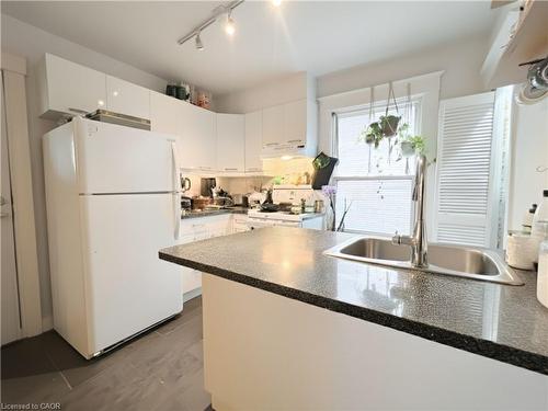 2-11 Proctor Boulevard, Hamilton, ON - Indoor Photo Showing Kitchen