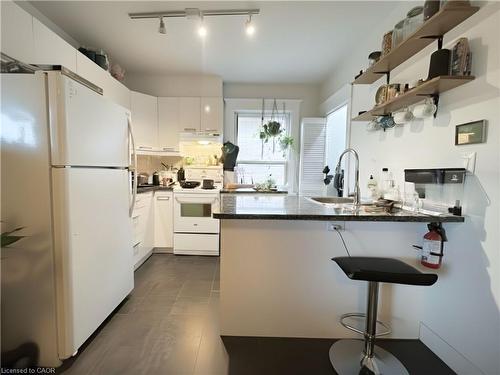 2-11 Proctor Boulevard, Hamilton, ON - Indoor Photo Showing Kitchen