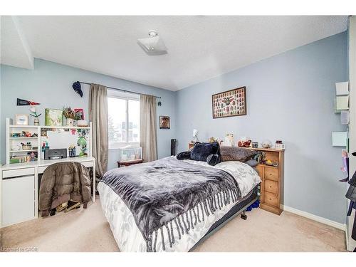 217-456 Janefield Avenue, Guelph, ON - Indoor Photo Showing Bedroom