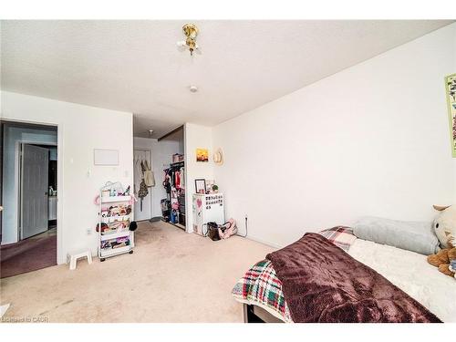 217-456 Janefield Avenue, Guelph, ON - Indoor Photo Showing Bedroom