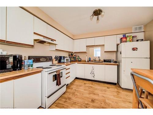 217-456 Janefield Avenue, Guelph, ON - Indoor Photo Showing Kitchen