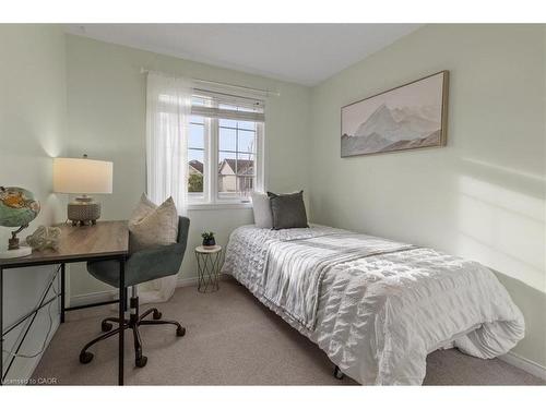 724 Angler Way, Waterloo, ON - Indoor Photo Showing Bedroom