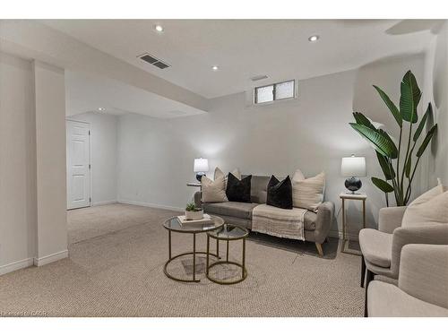 724 Angler Way, Waterloo, ON - Indoor Photo Showing Other Room