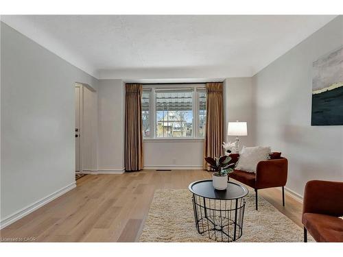 131 East 42Nd Street, Hamilton, ON - Indoor Photo Showing Other Room