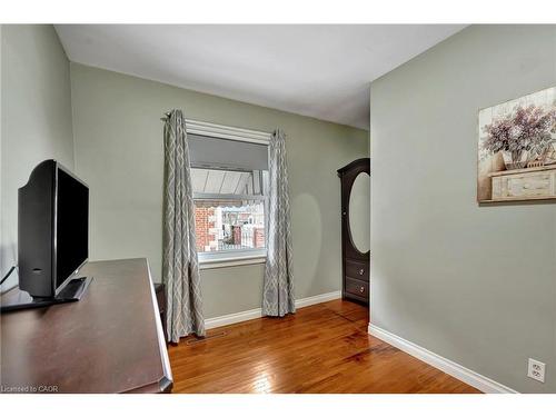 131 East 42Nd Street, Hamilton, ON - Indoor Photo Showing Other Room