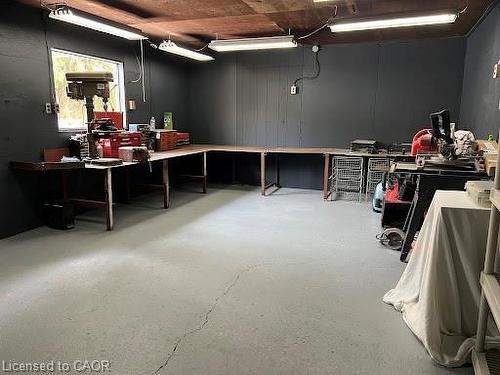 131 East 42Nd Street, Hamilton, ON - Indoor Photo Showing Garage