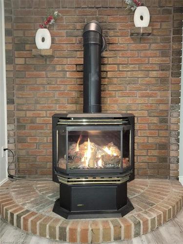 59 Washington Street E, Washington, ON - Indoor Photo Showing Living Room With Fireplace
