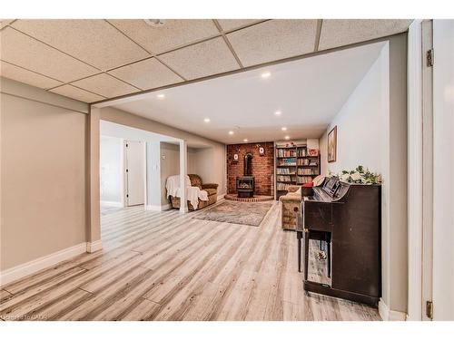 59 Washington Street E, Washington, ON - Indoor Photo Showing Other Room