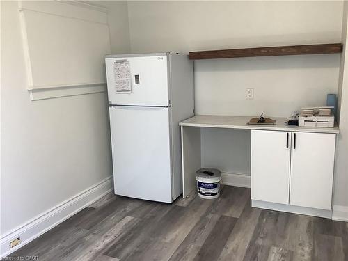 4-90 Kent Street S, Simcoe, ON - Indoor Photo Showing Kitchen