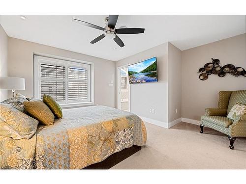 24-2086 Ghent Avenue, Burlington, ON - Indoor Photo Showing Bedroom