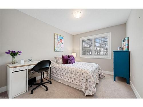 24-2086 Ghent Avenue, Burlington, ON - Indoor Photo Showing Bedroom