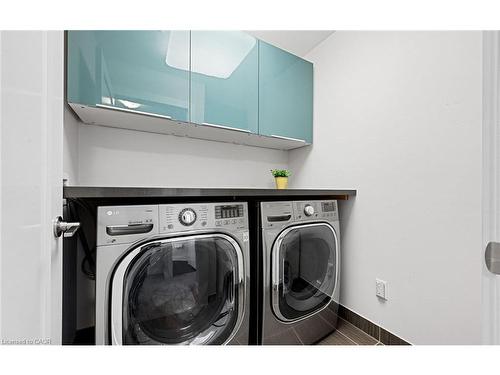 24-2086 Ghent Avenue, Burlington, ON - Indoor Photo Showing Laundry Room