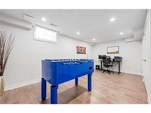 24-2086 Ghent Avenue, Burlington, ON - Indoor Photo Showing Other Room