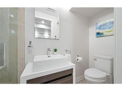 24-2086 Ghent Avenue, Burlington, ON - Indoor Photo Showing Bathroom