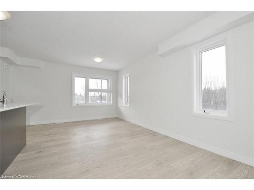 36-50 Faith Street, Cambridge, ON - Indoor Photo Showing Other Room