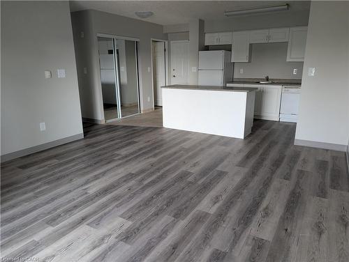 706-736 Old Albert Street, Waterloo, ON - Indoor Photo Showing Kitchen
