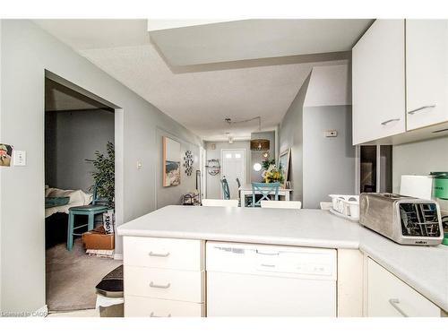 115-456 Janefield Avenue, Guelph, ON - Indoor Photo Showing Kitchen