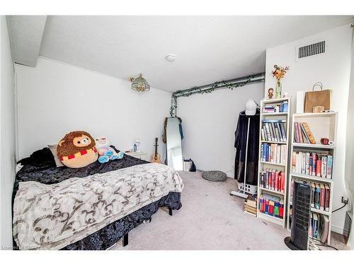 115-456 Janefield Avenue, Guelph, ON - Indoor Photo Showing Bedroom